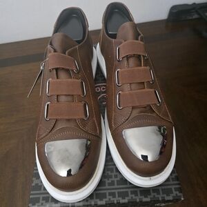 Stylish Brown Sneakers with Silver Toe Cap